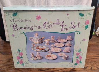23 Pc. Bunnies In The Garden Tea Set