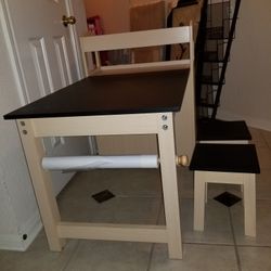 Kids desk / Art work station.