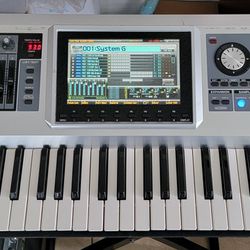 Roland Fantom G6 Keyboard And Stand