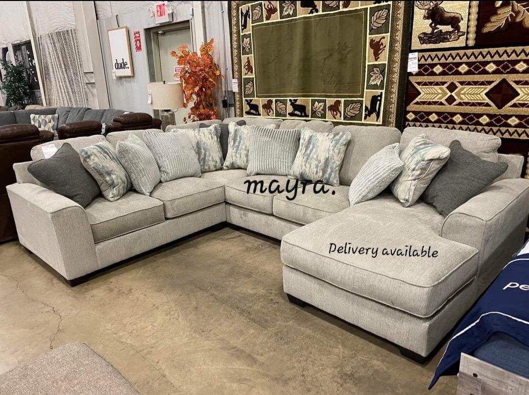 Ardsley Pewter RAF Large Sectional, Seccional,Couch
Ashley