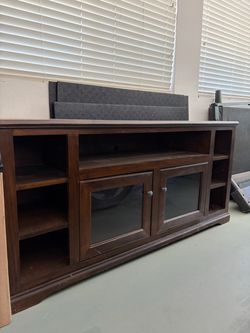 Entertainment stand