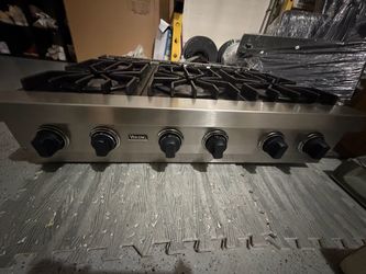 Viking 36” Gas Cooktop with 6 Burners and Downdraft