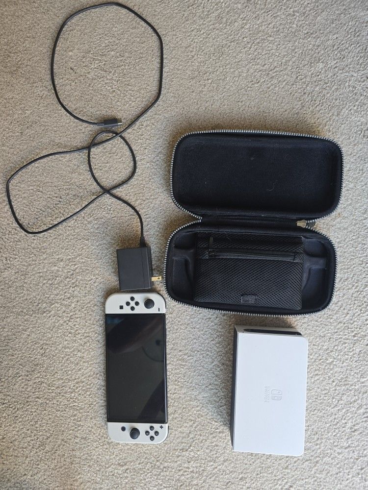 Switch OLED White. Case Included