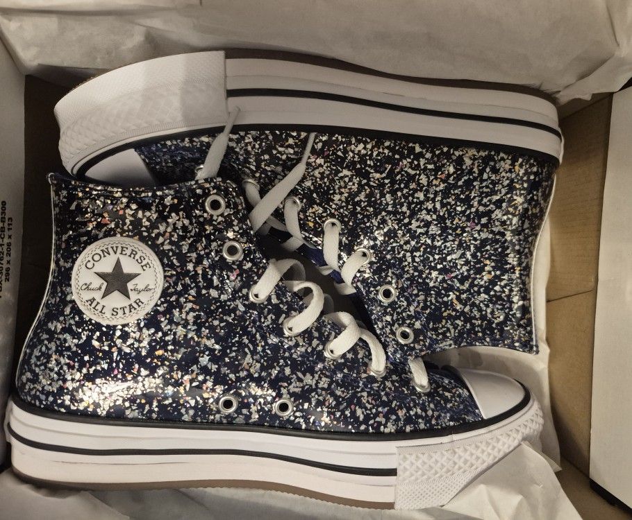 NEW CONVERSE CHUCK TAYLORS  WITH BOX