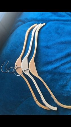100 hangers