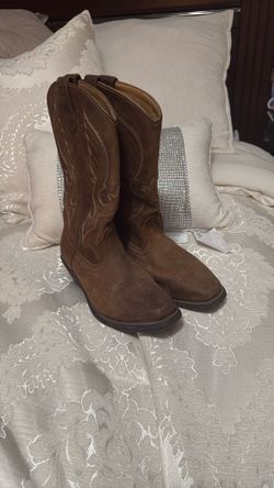 Shyanne Boots Size 8