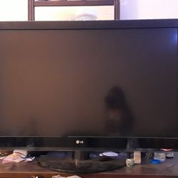 LG 47 INCH TV  - Working-  -Good Condition- -Comes with remote-