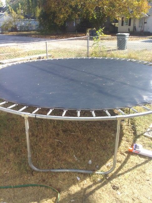 Trampoline 