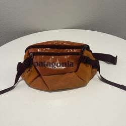 Patagonia Black Hole Fanny Pack Orange