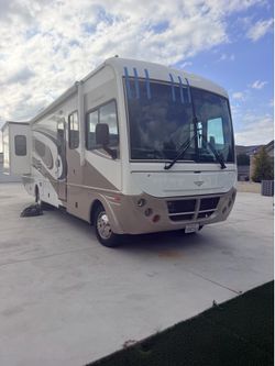 2006 Fleetwood Bounder 32V Class A Motorhome – Triton V10 – Clean Title