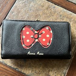 Disney Parks Minnie Mouse Red Bow Long Wallet Credit Card Holder Change Purse