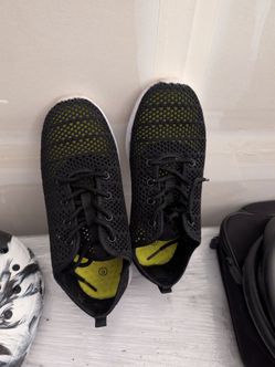 Free Woman's sneakers size 9