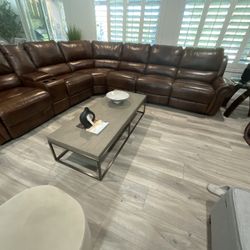 IMMACULATE Genuine Top-Grain Leather Sectional – 4 Power Recliners!
