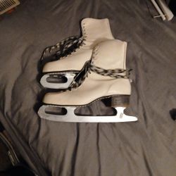 Size 7 Women's Ice Skates & Child's  (Idk Size For Child's)
