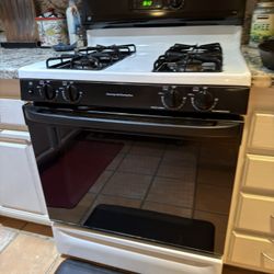 GE Stove - Very Good Condition 