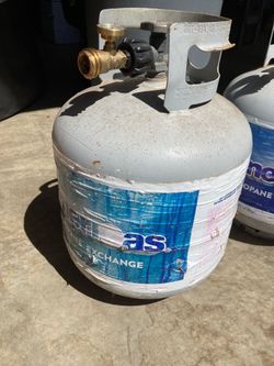 LAST CHANCE - 15 lb propane tank with gauge - empty