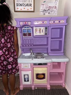 Play kitchen