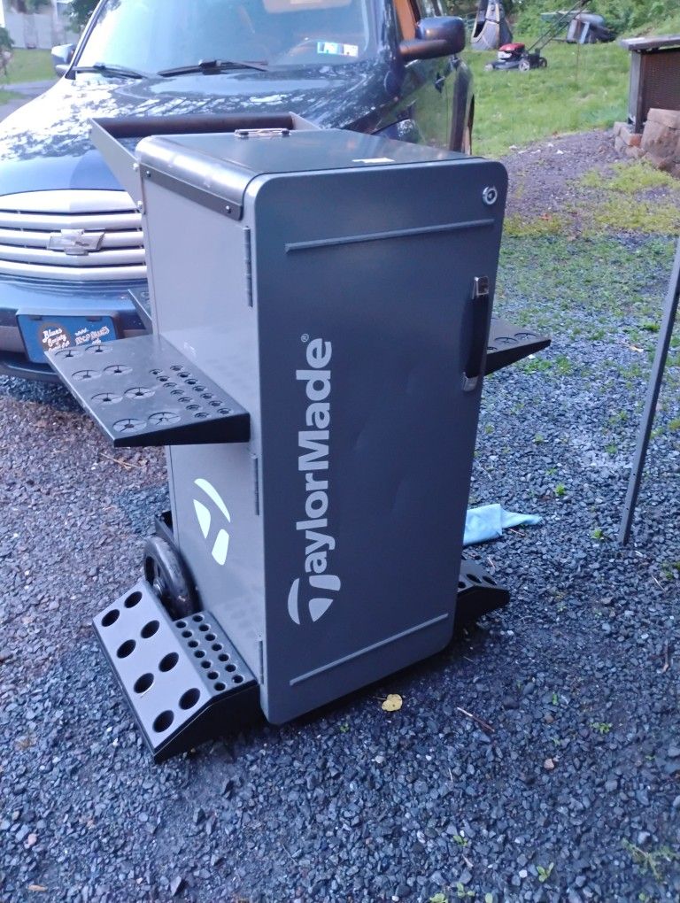 TaylorMade Club Fitting Cart