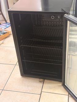 Haier Glass Front Mini Fridge — 150 can capacity, 500 new online