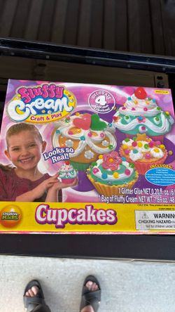 Fluffy cream craft play