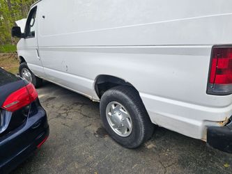 2011 Ford e250 5.4 cargo van white