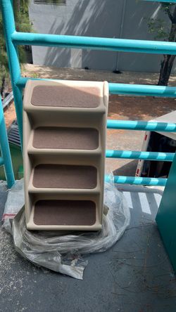 4-Step Pet Stairs with Non-Slip Treads