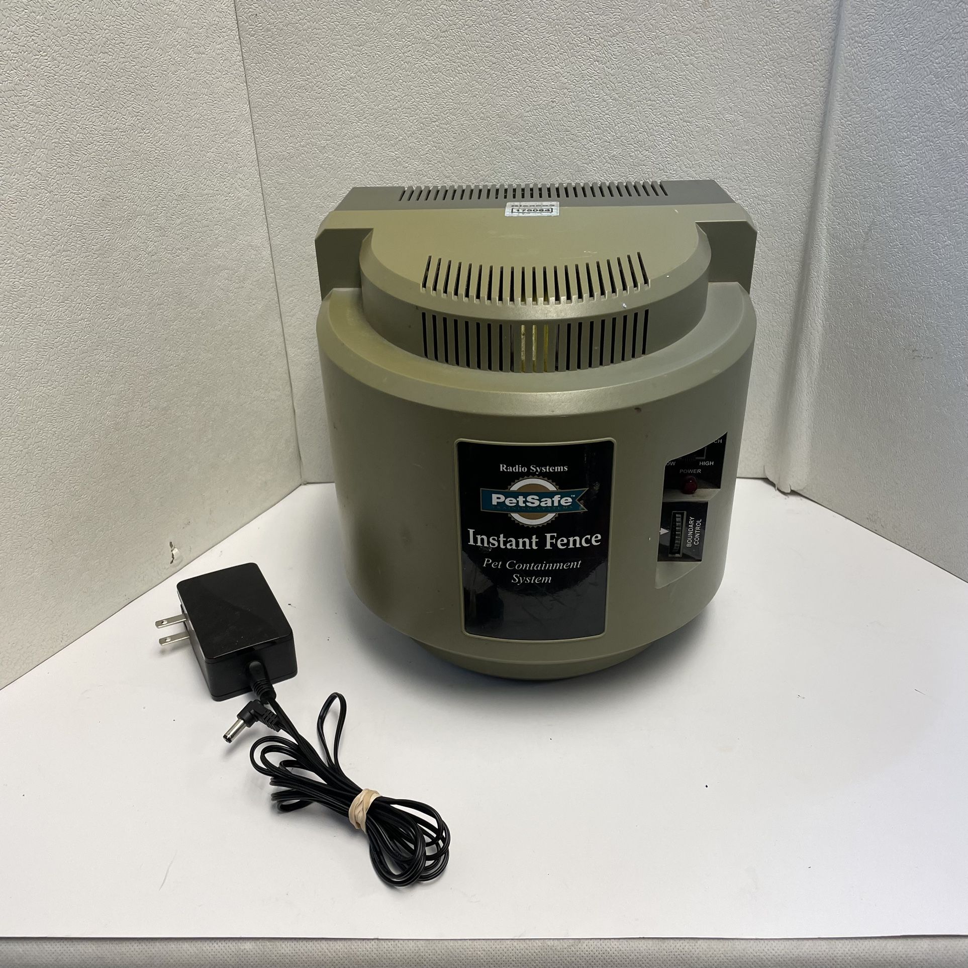 PetSafe Pet Containment System IF-100 Wireless Fence with Power Cord - No Collar