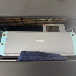 Brother ScanNCut SDX125e Electronic Cutting Machine en perfecto estado casi sin uso