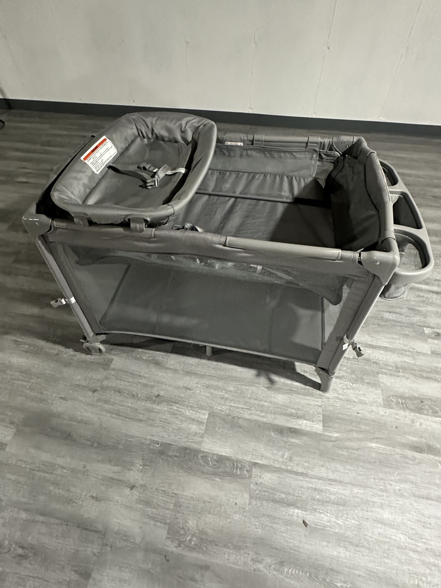 5-in-1 Baby Bassinet Bedside Sleeper, Baby Pack and Play with Changing Table