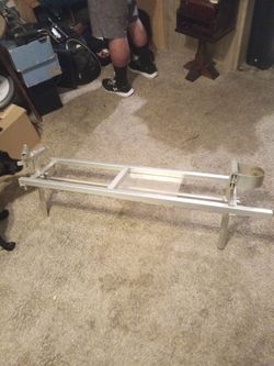 Portable chainsaw mill.