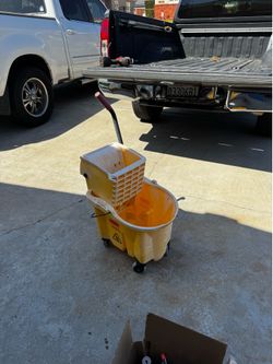 Mop Bucket and Squeezer