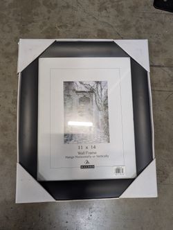 Malden Black 11x14 Picture Frame