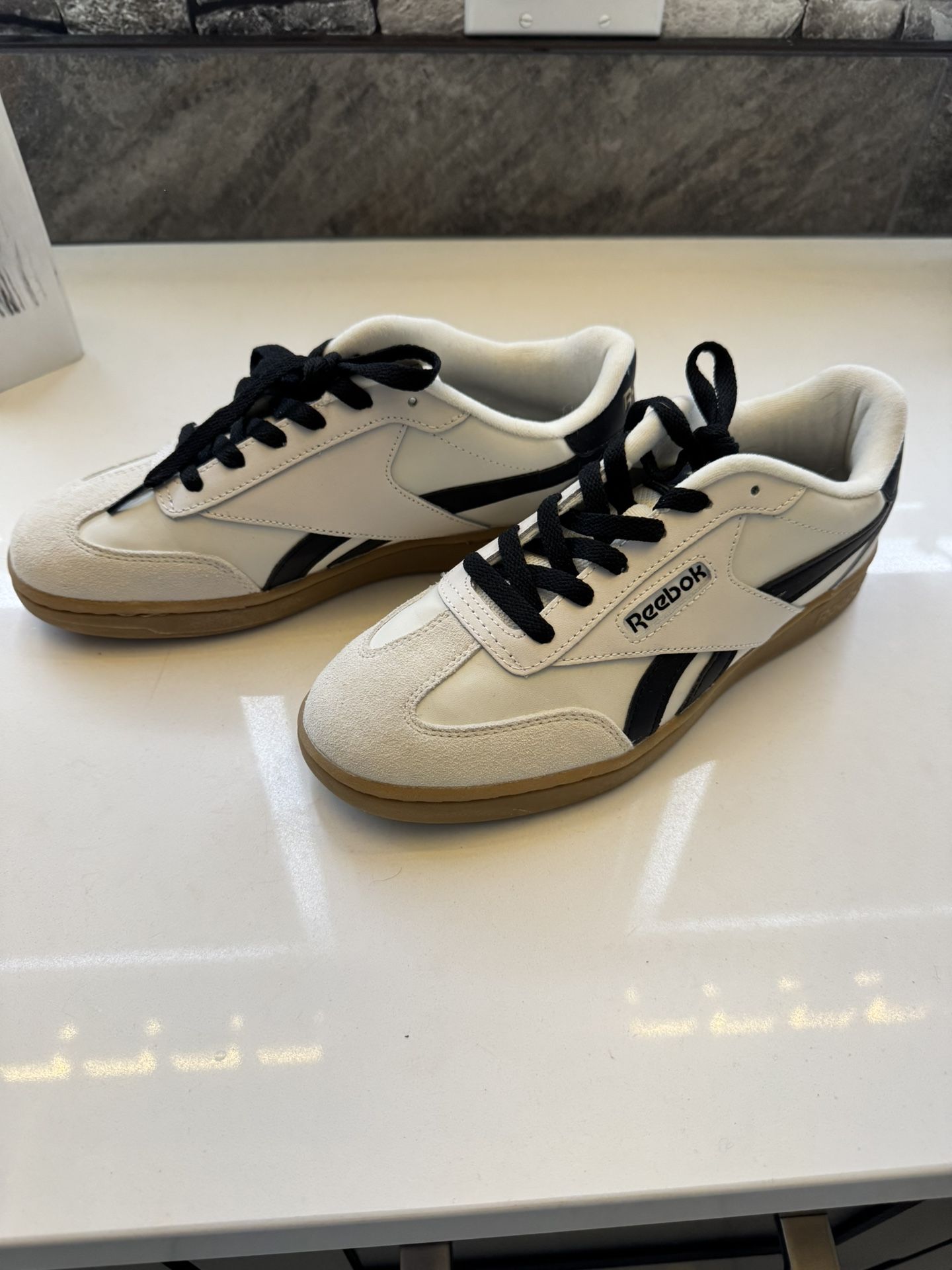 Reebok Sneakers