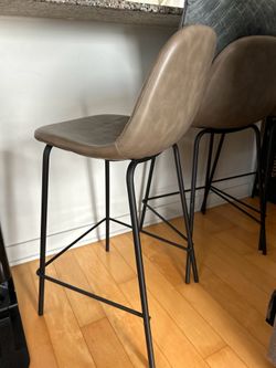 Bar chairs * 3