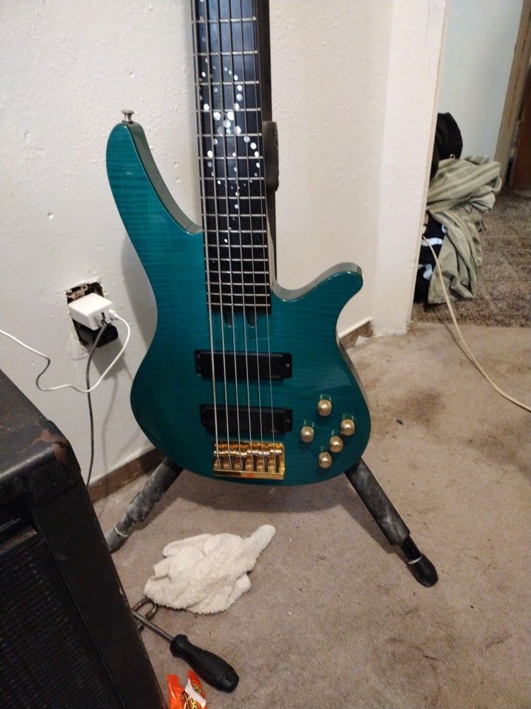 John Myung (Dream Theater) Signature Series Yamaha Six String Bass Rbx6jm
