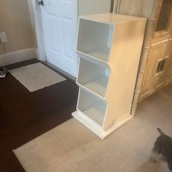 3 Shelf Bookshelf/ Organizer 