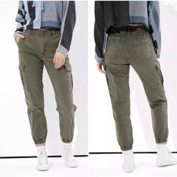 AE Relaxed Mom Jogger