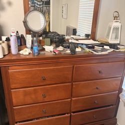 3 Piece Set. Wooden Dresser Set (comes W Mirror) 