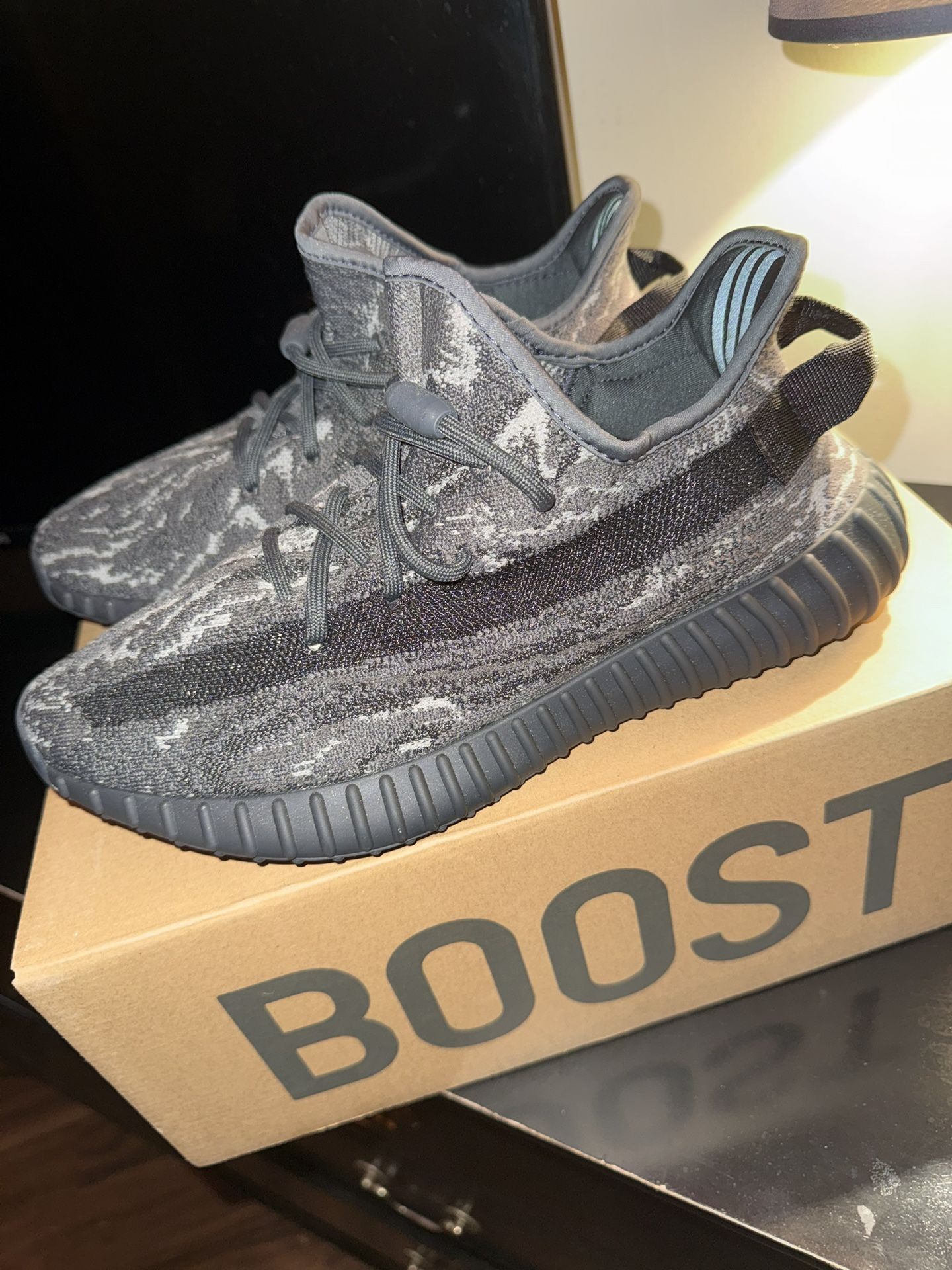 Yeezy 350 V2 Size 9