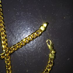 14kt Yellow Gold Chain  300$  OBO