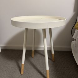 2 End Tables