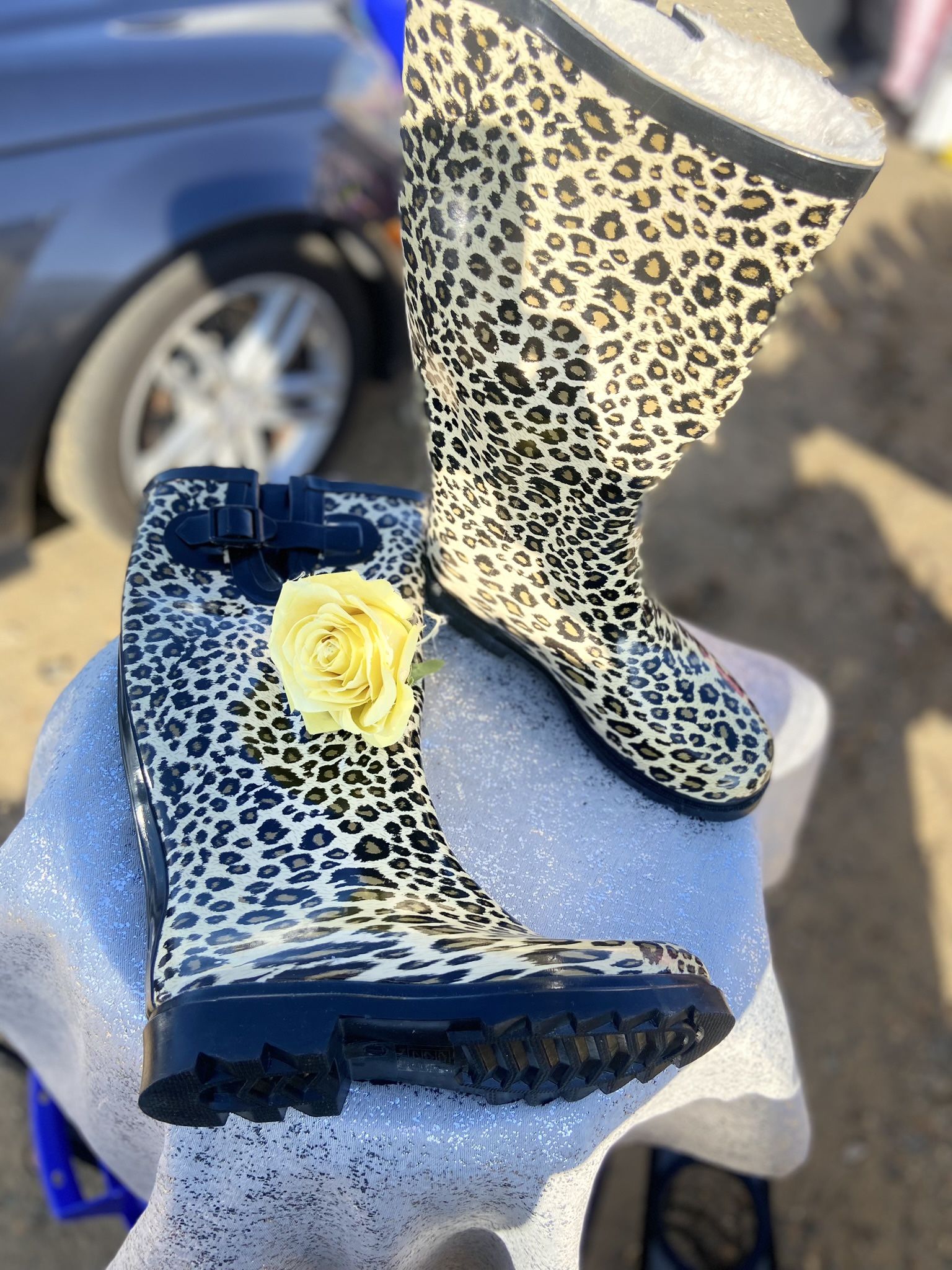 🌹Cheeta Rain Boots. Size 8