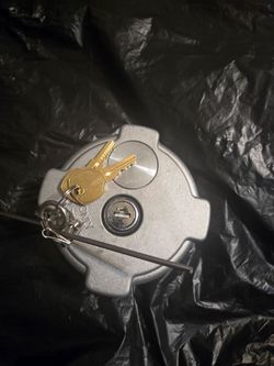 Diesel truck Fuel tank lock  top. .