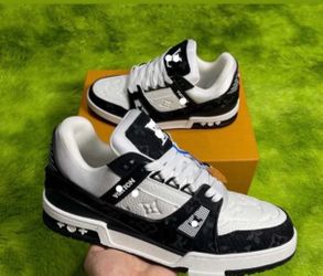 Lv Shoes white & black