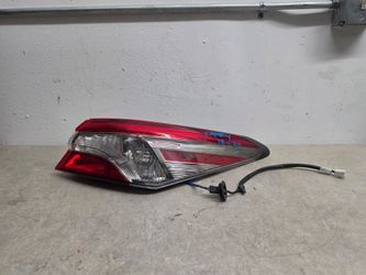 Right tail light toyota camry 2018 2019 2020