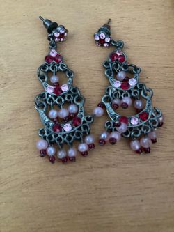 Chandelier earrings