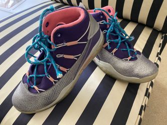 Children Girls size 5.5 Jordan Sneakers