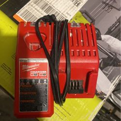 Milwaukee M18 And M12 Charger 