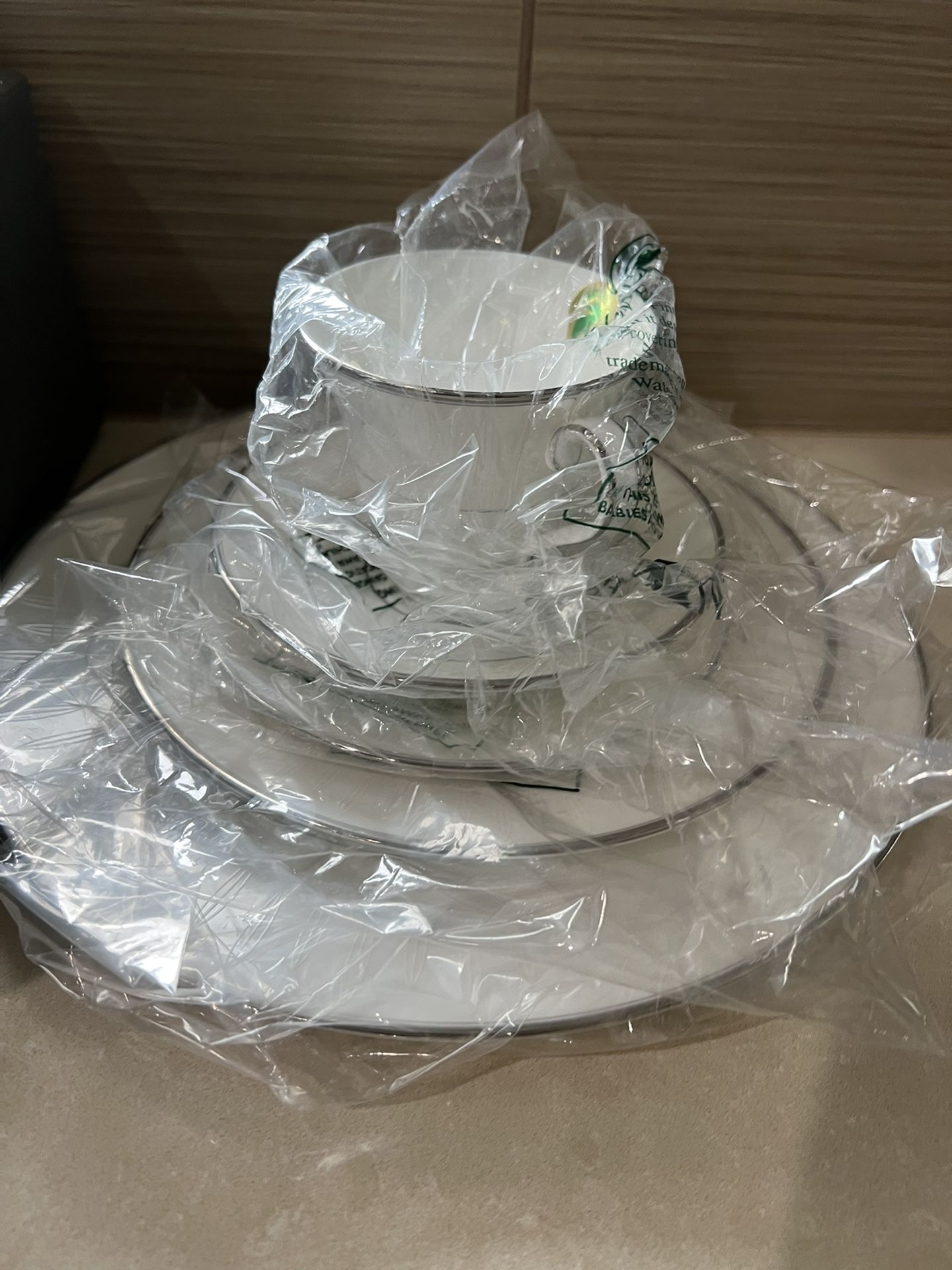 Waterford Fine China 5- piece placesetting – Lismore Platinum (3 Boxes)!