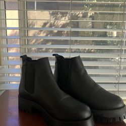 black platforms boots